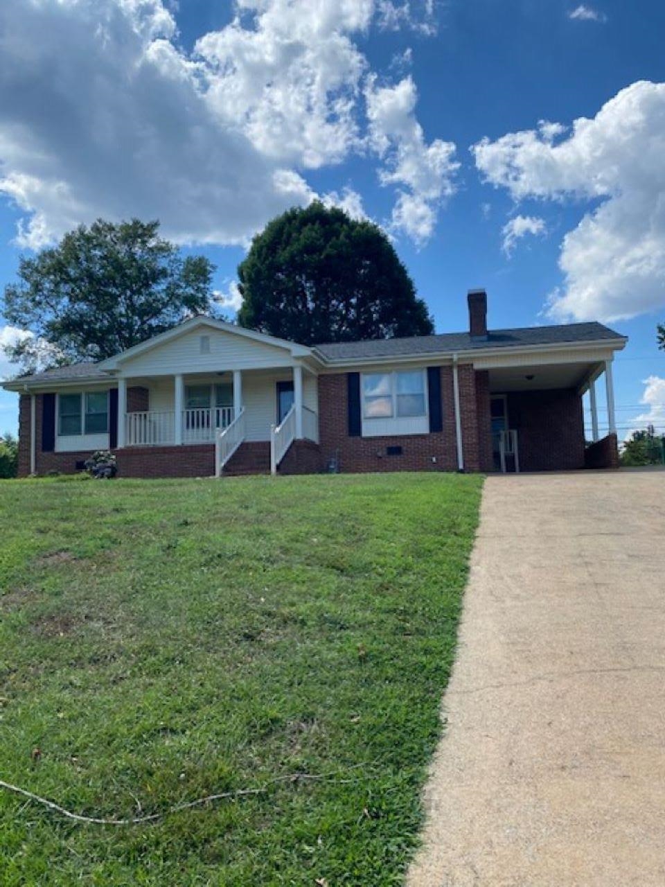 147 Dover Road Spartanburg, SC 29301 - Photo 1 of 9 Gallery Image 1