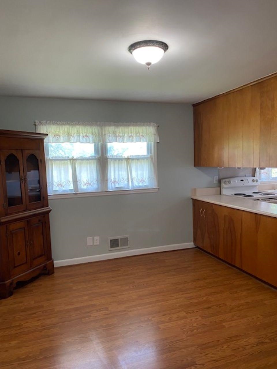 147 Dover Road Spartanburg, SC 29301 - Photo 3 of 9 Gallery Image 3