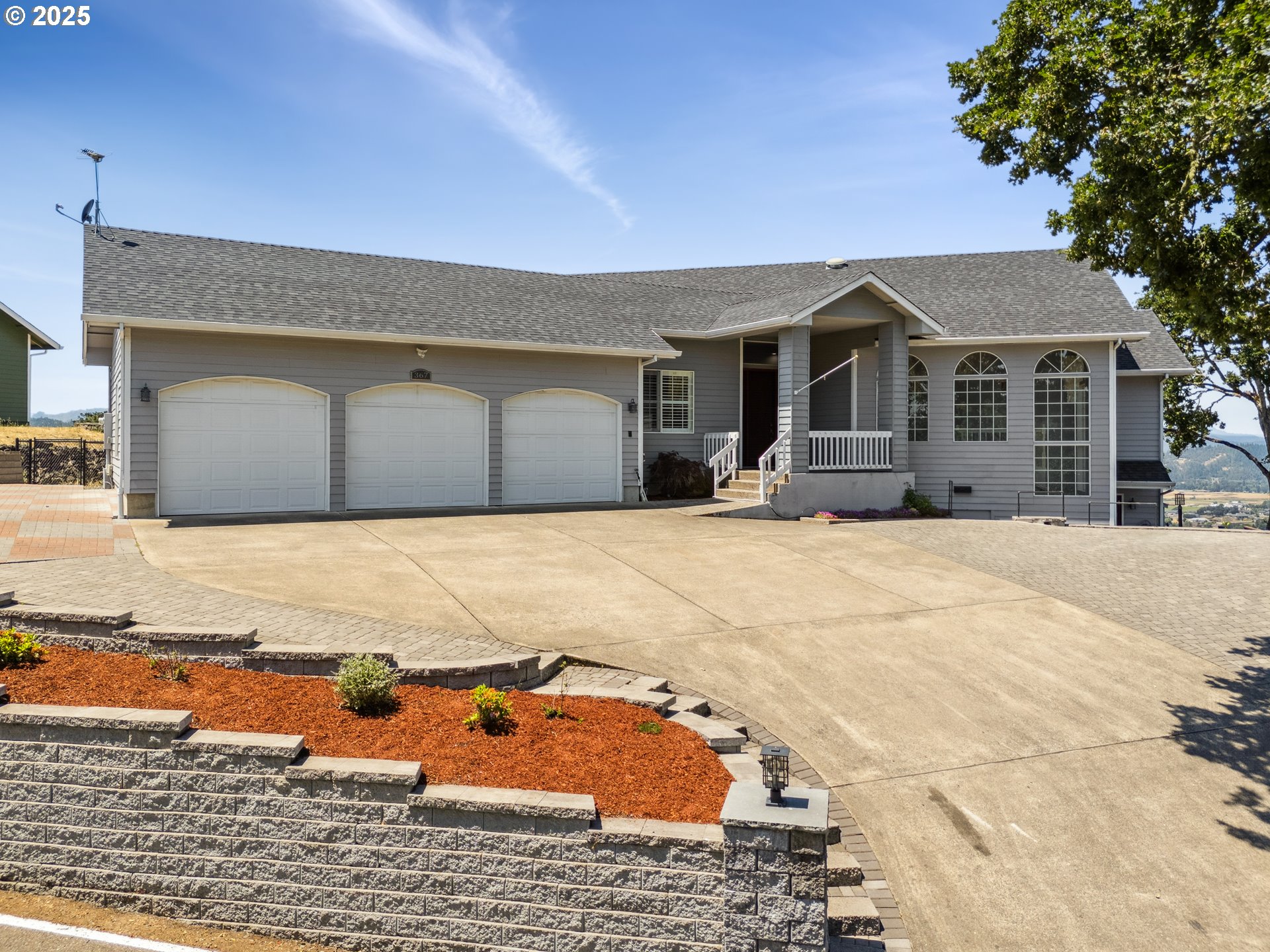 367 Ridgecrest Drive Roseburg, OR 97471 - Photo 1 of 48 Gallery Image 1