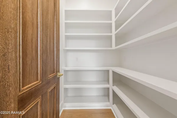 $999,000 | 208 Crossbill Drive, Lafayette, LA 70508