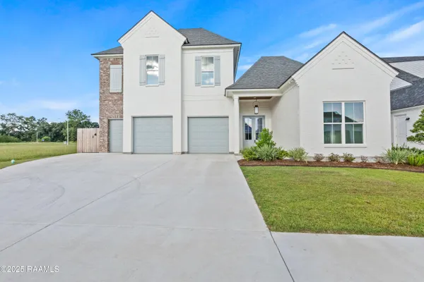 $999,000 | 208 Crossbill Drive, Lafayette, LA 70508