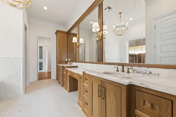 $999,000 | 208 Crossbill Drive, Lafayette, LA 70508