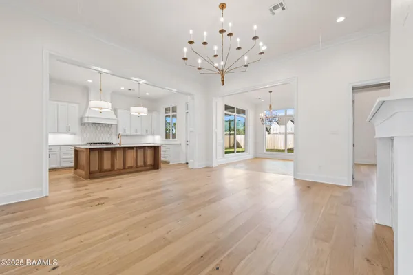 $999,000 | 208 Crossbill Drive, Lafayette, LA 70508