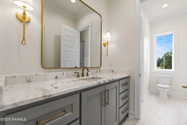 $999,000 | 208 Crossbill Drive, Lafayette, LA 70508