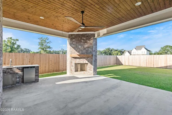 $999,000 | 208 Crossbill Drive, Lafayette, LA 70508