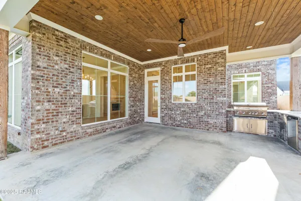 $999,000 | 208 Crossbill Drive, Lafayette, LA 70508