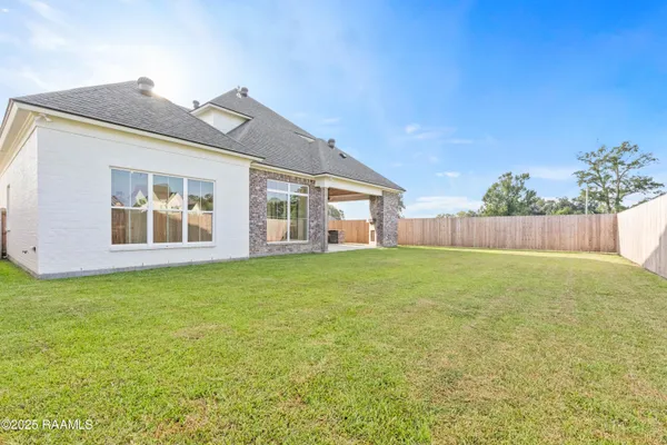 $999,000 | 208 Crossbill Drive, Lafayette, LA 70508