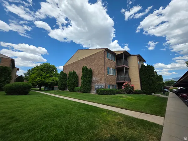 $1,200 | 4150 South Oak Meadows Drive, Unit 30, Taylorsville, UT 84123