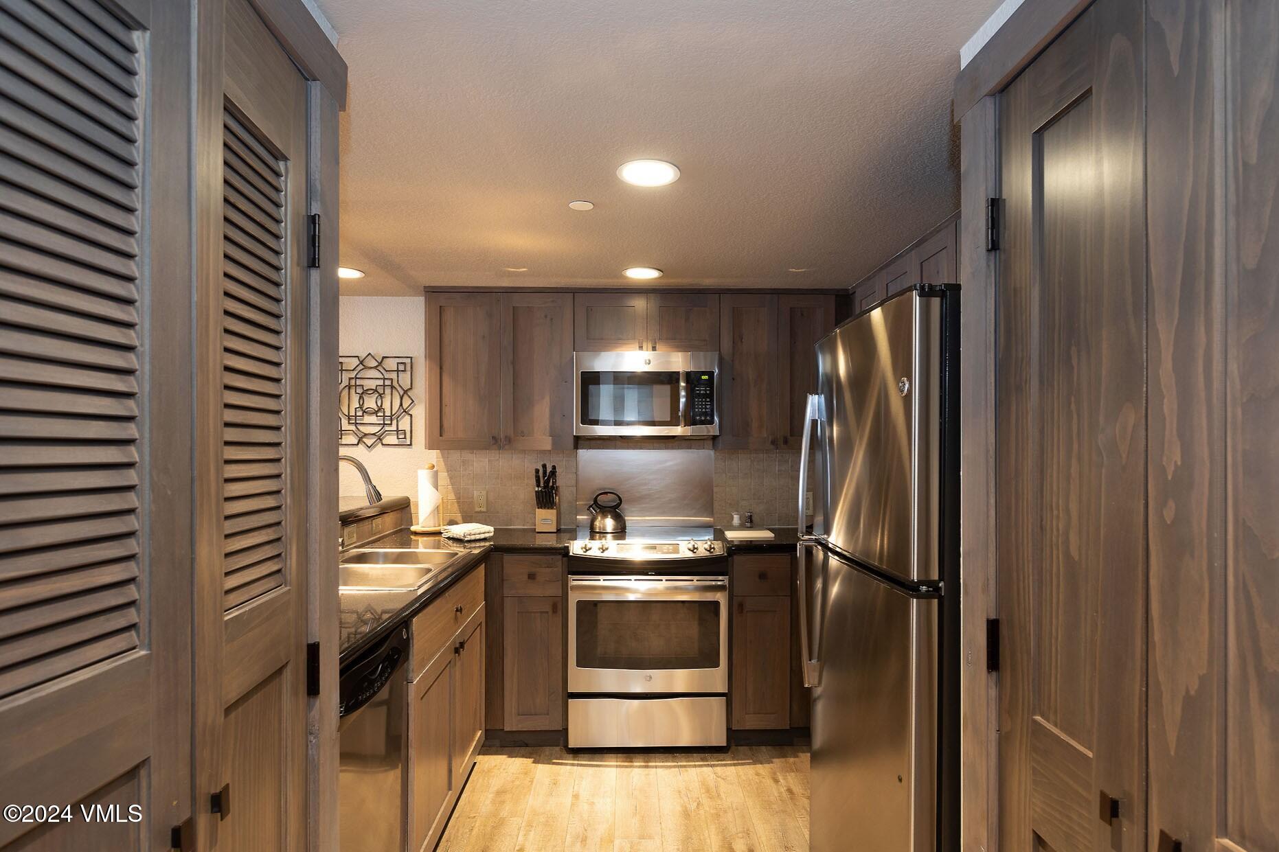 210 Offerson Road, Unit R123 WEEKS 3 & 4 Beaver Creek, CO 81620 - Photo 8 of 27 0E7A0073-NW
