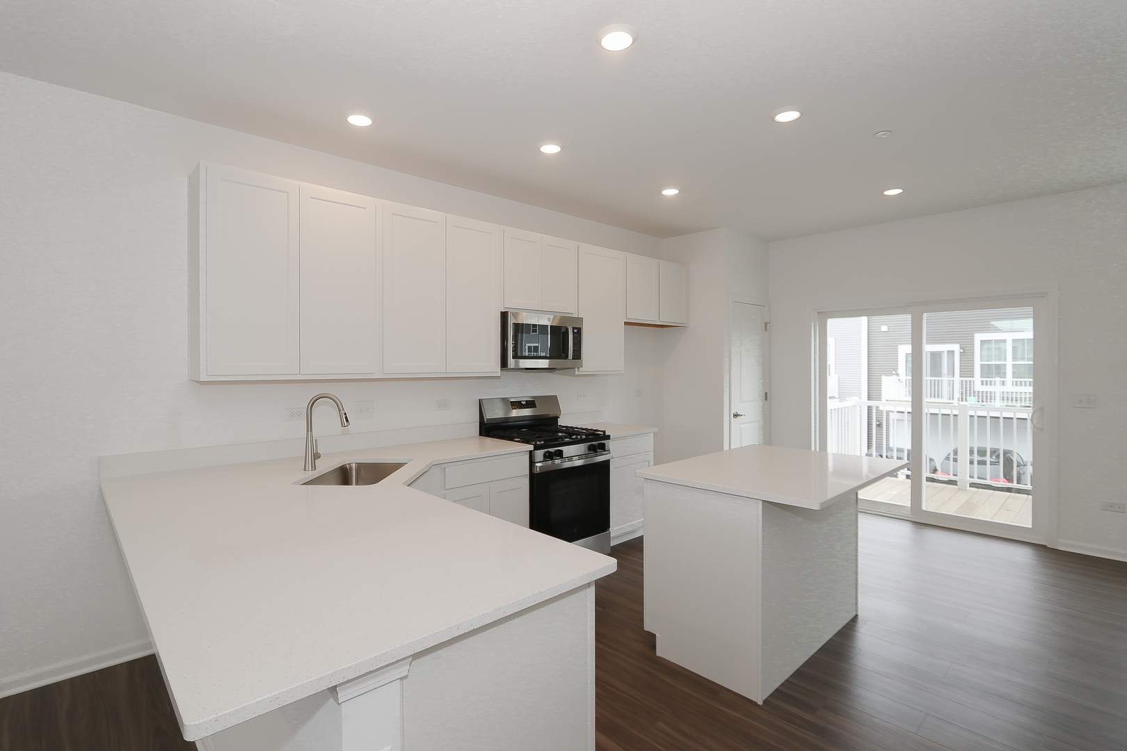 2252 Stonegate Road Algonquin, IL 60102 - Photo 10 of 31
