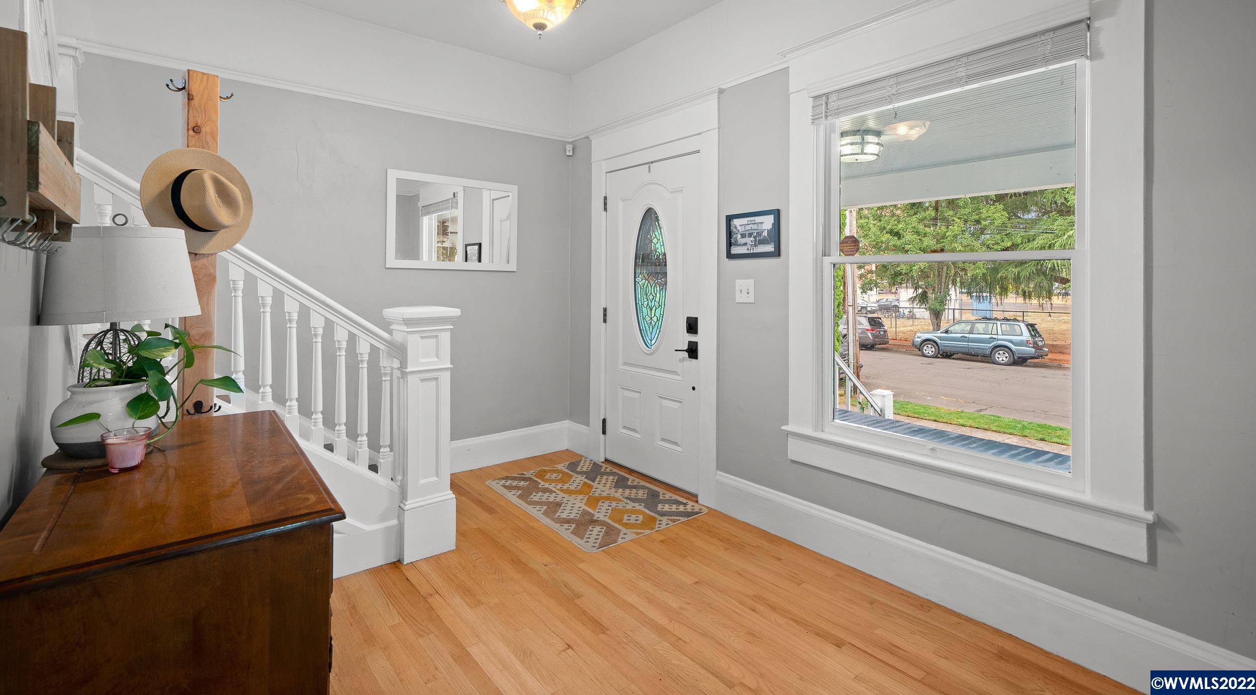 952 Southwest Ferry Street Albany, OR 97321 - Photo 3 of 41 Gallery Image 3