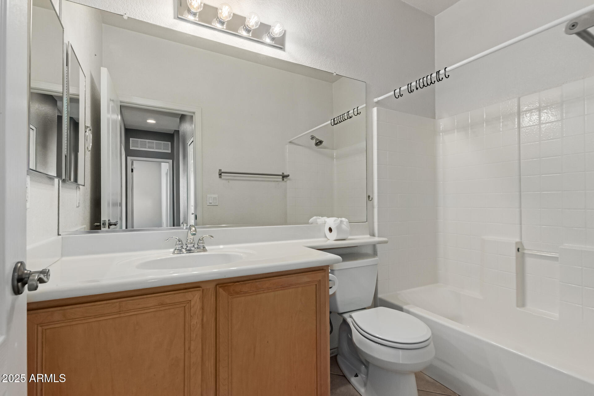 7405 South 19th Street Phoenix, AZ 85042 - Photo 17 of 22 23 - 19th