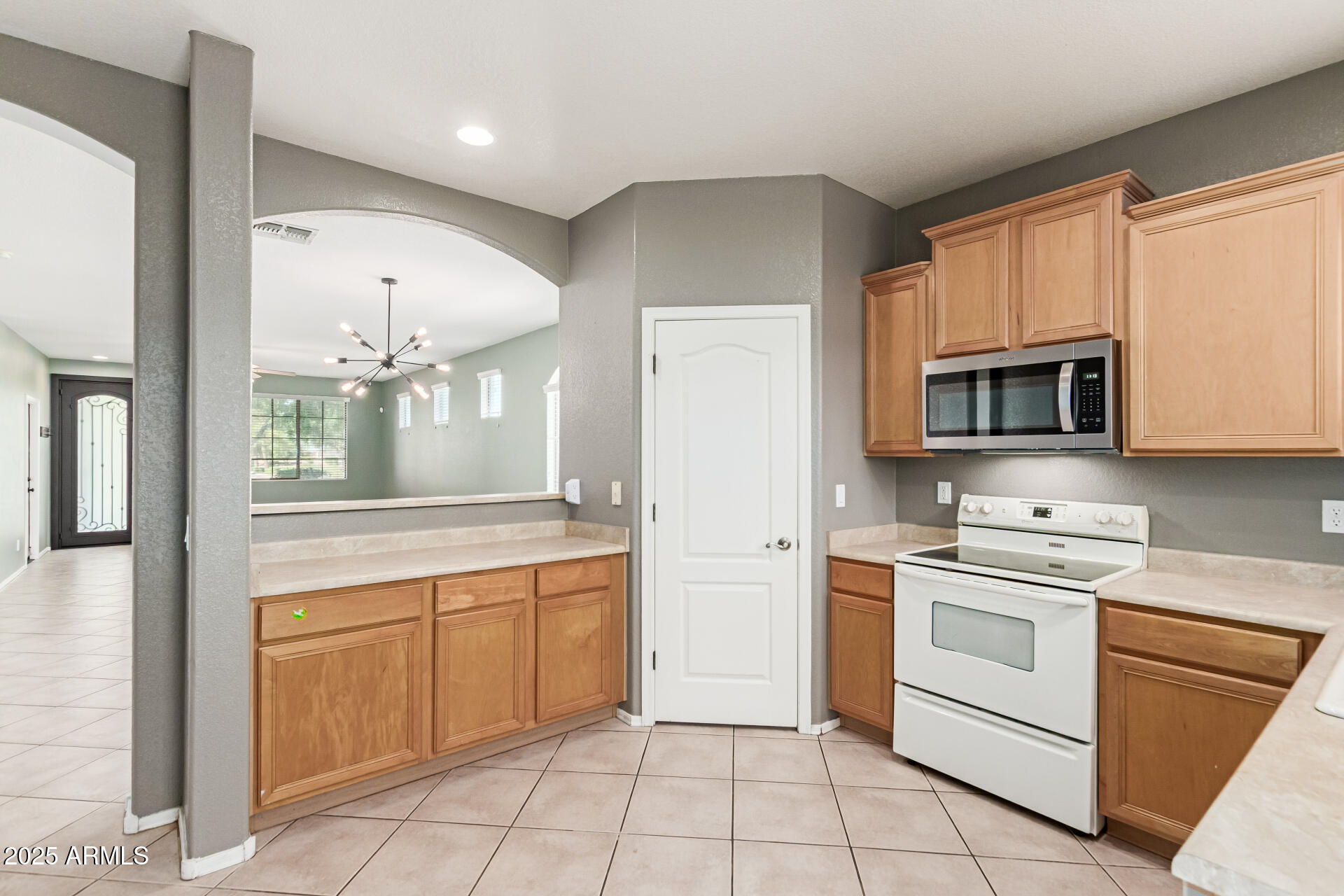 7405 South 19th Street Phoenix, AZ 85042 - Photo 6 of 22 10 - 19th