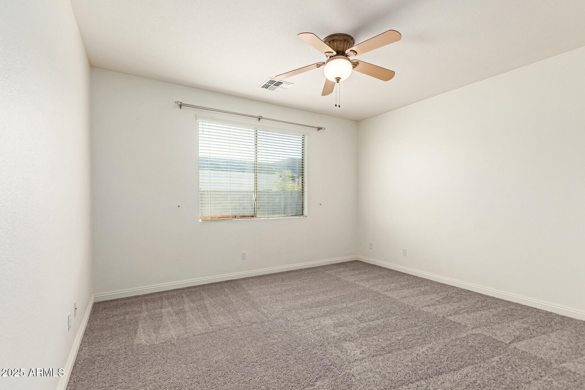 7405 South 19th Street Phoenix, AZ 85042 - Photo 8 of 22 13 - 19th