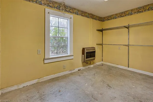 $324,900 | 516 Hillcrest Drive, Randleman, NC 27317