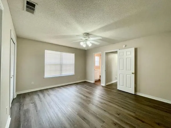 $2,295 | 925 Village Lane, Fort Walton Beach, FL 32547