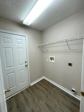 $2,295 | 925 Village Lane, Fort Walton Beach, FL 32547
