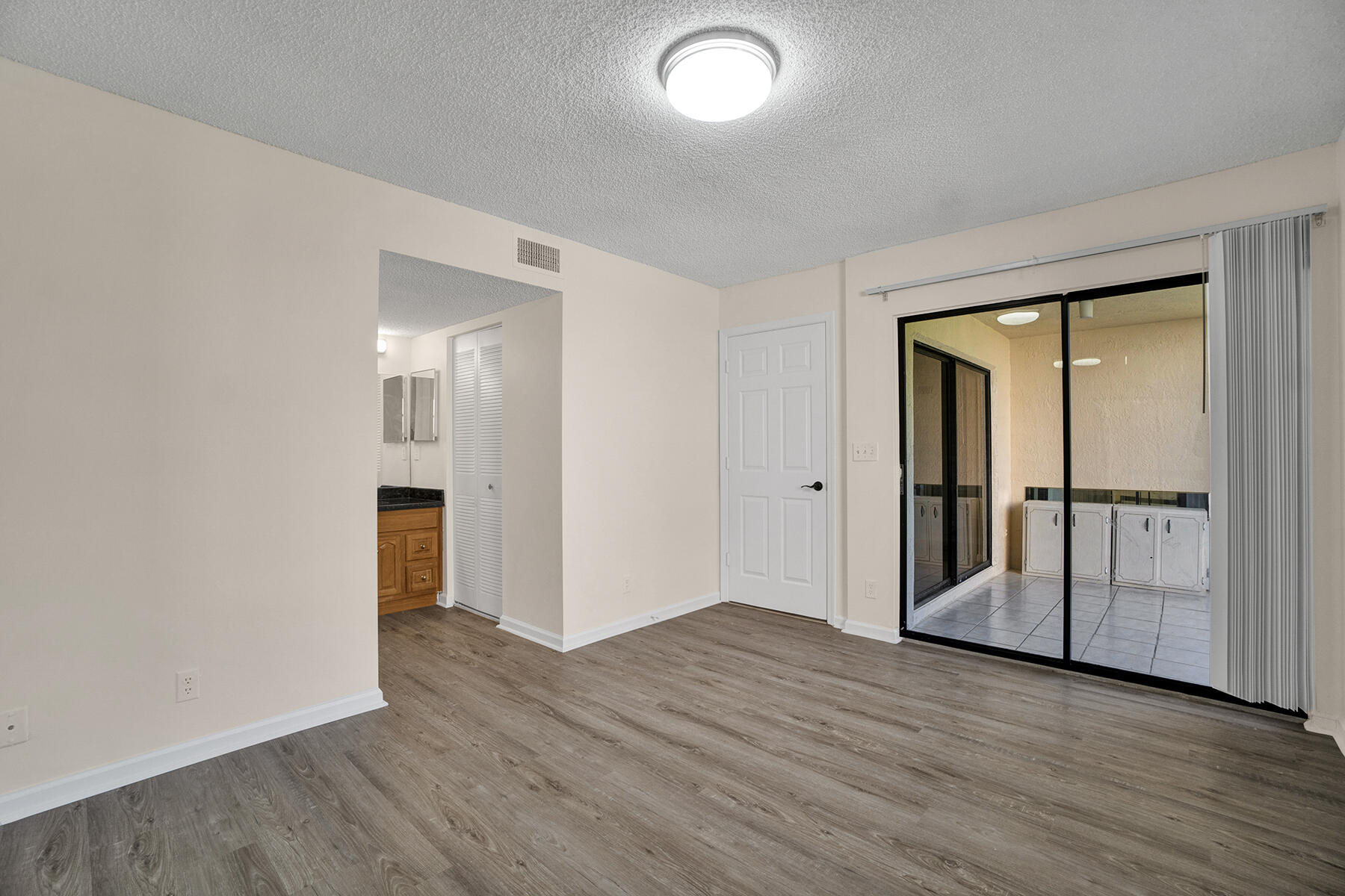 3171 Leewood Terrace, Unit L133 Boca Raton, FL 33431 - Photo 11 of 37 11 (2)