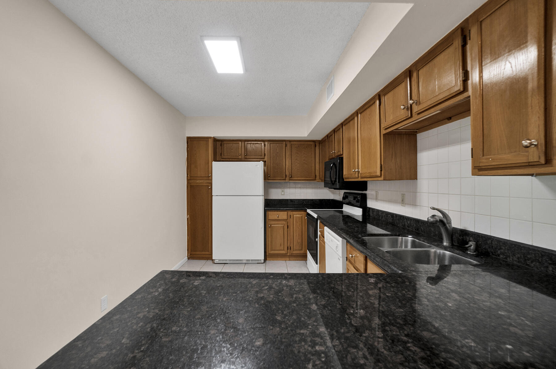 3171 Leewood Terrace, Unit L133 Boca Raton, FL 33431 - Photo 9 of 37 09 (1)