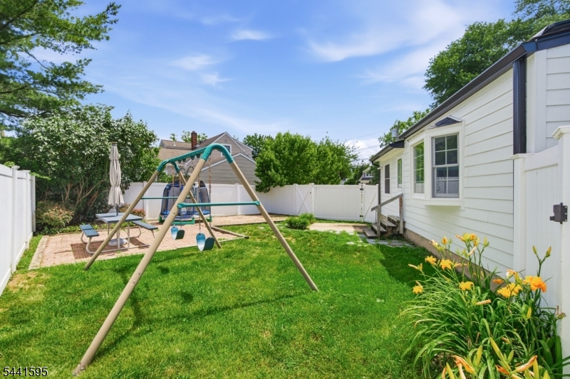 52 Hamilton Street Madison, NJ 07940 - Photo 26 of 34