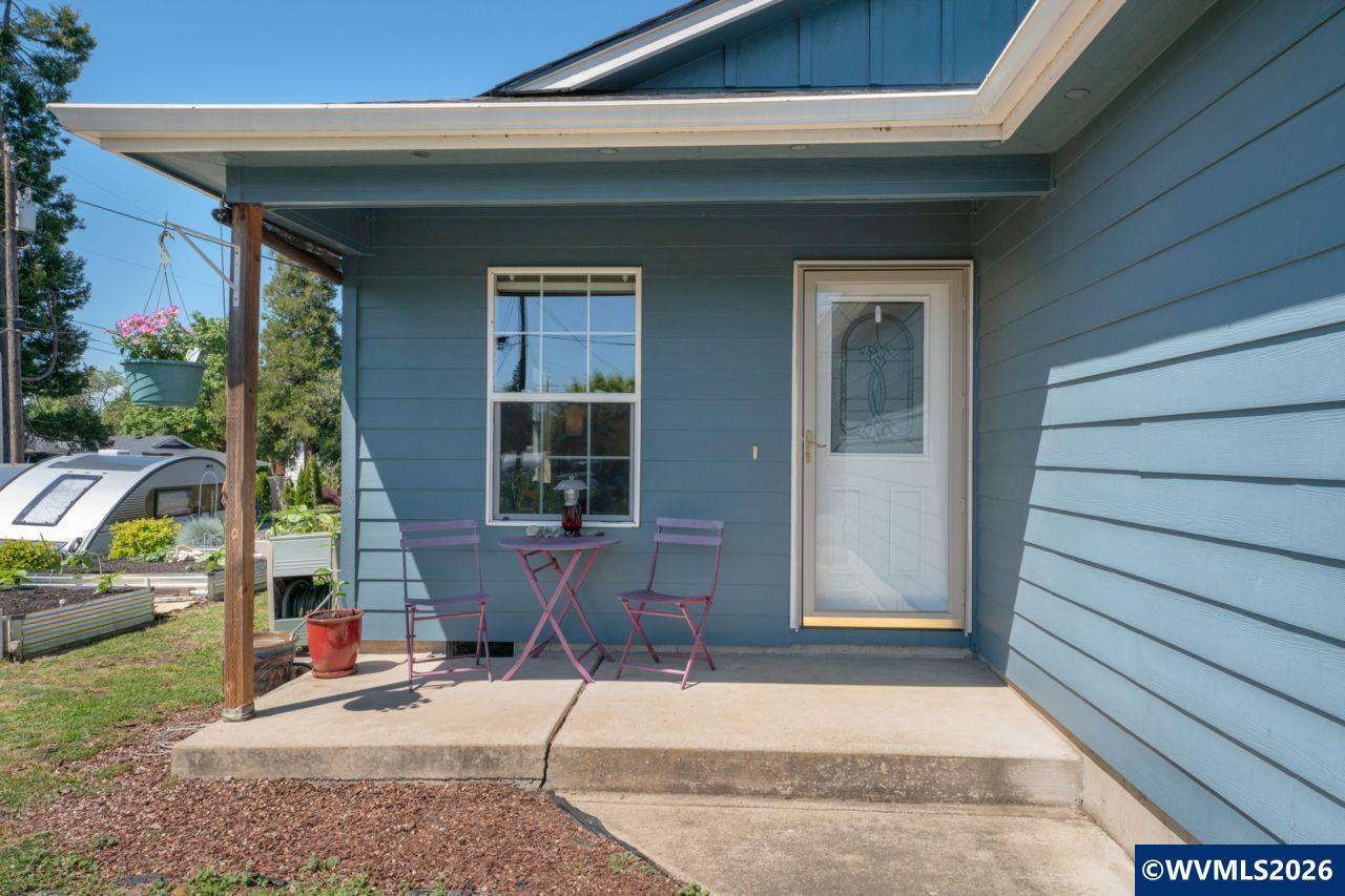 1737 Southwest 13th Avenue Albany, OR 97321 - Photo 7 of 40 Gallery Image 7
