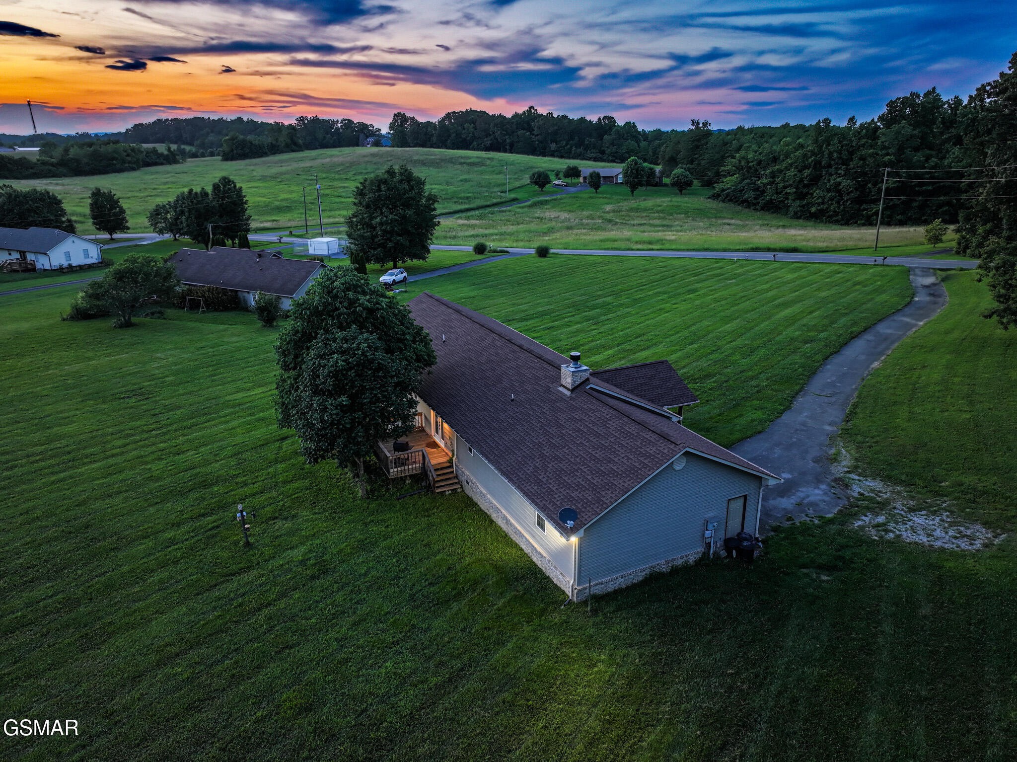3643 Thomas Cross Road Sevierville, TN 37876 - Photo 4 of 49 Gallery Image 4