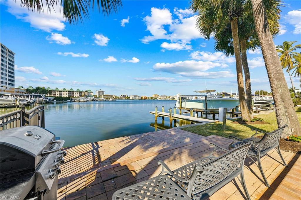 9101 Vanderbilt Drive, Unit 301 Naples, FL 34108 - Photo 18 of 28