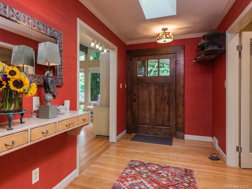 390 Windsor Road Asheville, NC 28804 - Photo 2 of 24 Gallery Image 2