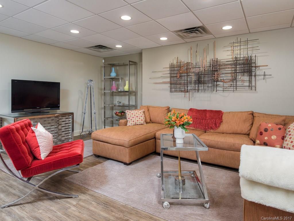 390 Windsor Road Asheville, NC 28804 - Photo 16 of 24 Gallery Image 16