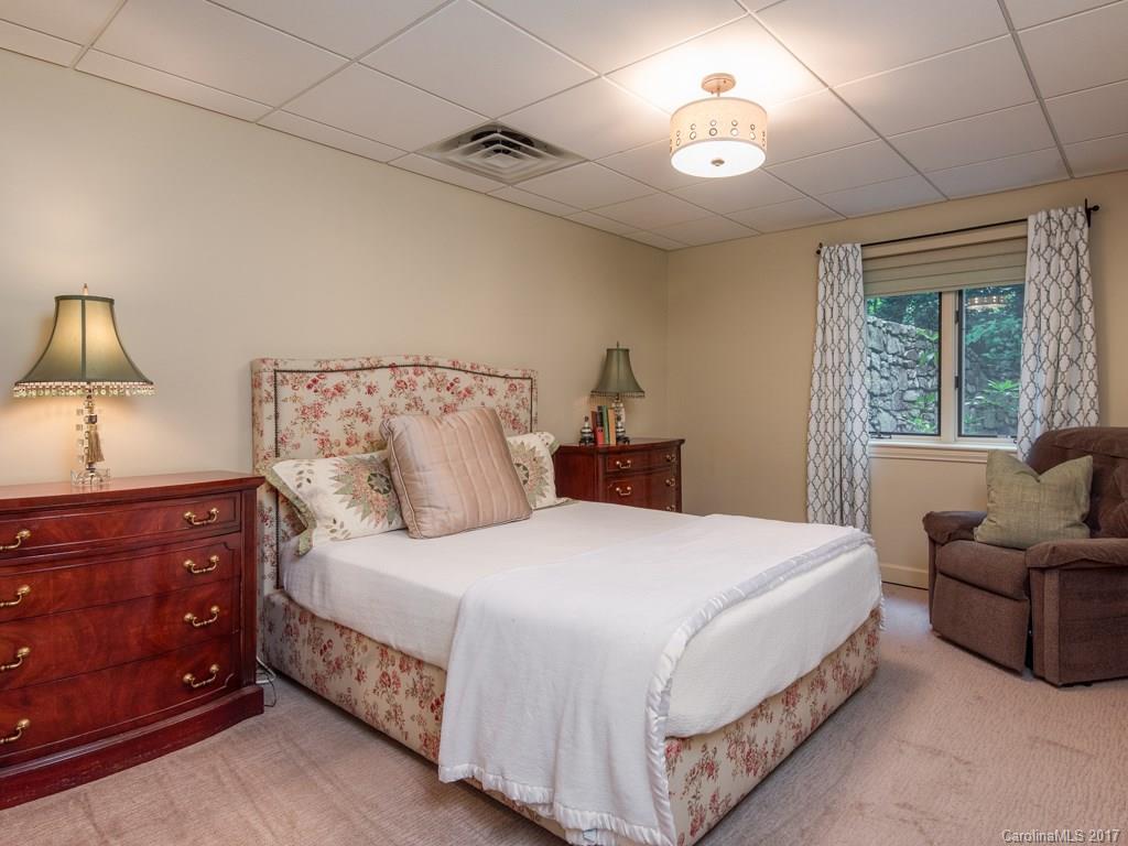 390 Windsor Road Asheville, NC 28804 - Photo 17 of 24 Gallery Image 17