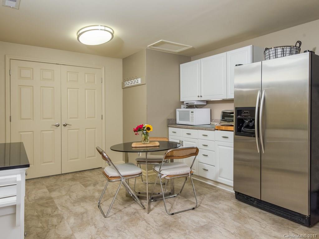390 Windsor Road Asheville, NC 28804 - Photo 20 of 24 Gallery Image 20