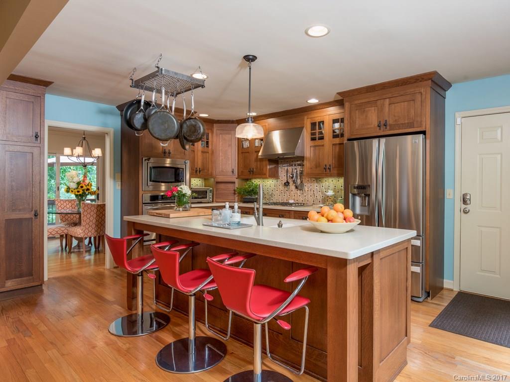 390 Windsor Road Asheville, NC 28804 - Photo 5 of 24 Gallery Image 5