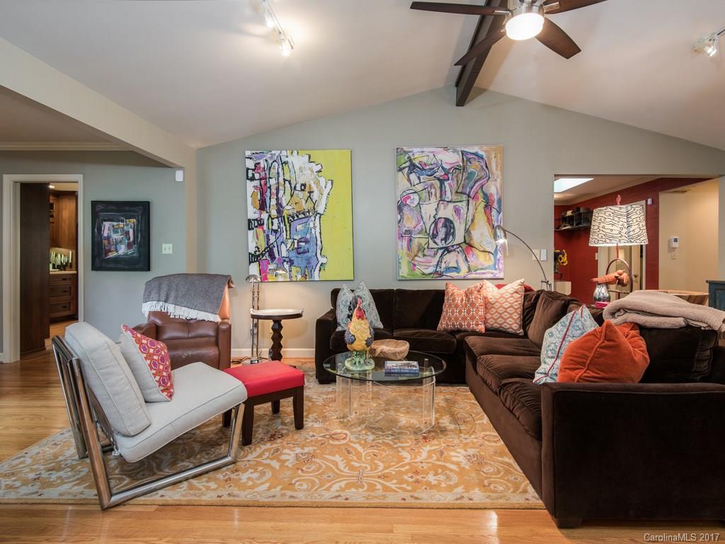 390 Windsor Road Asheville, NC 28804 - Photo 8 of 24 Gallery Image 8