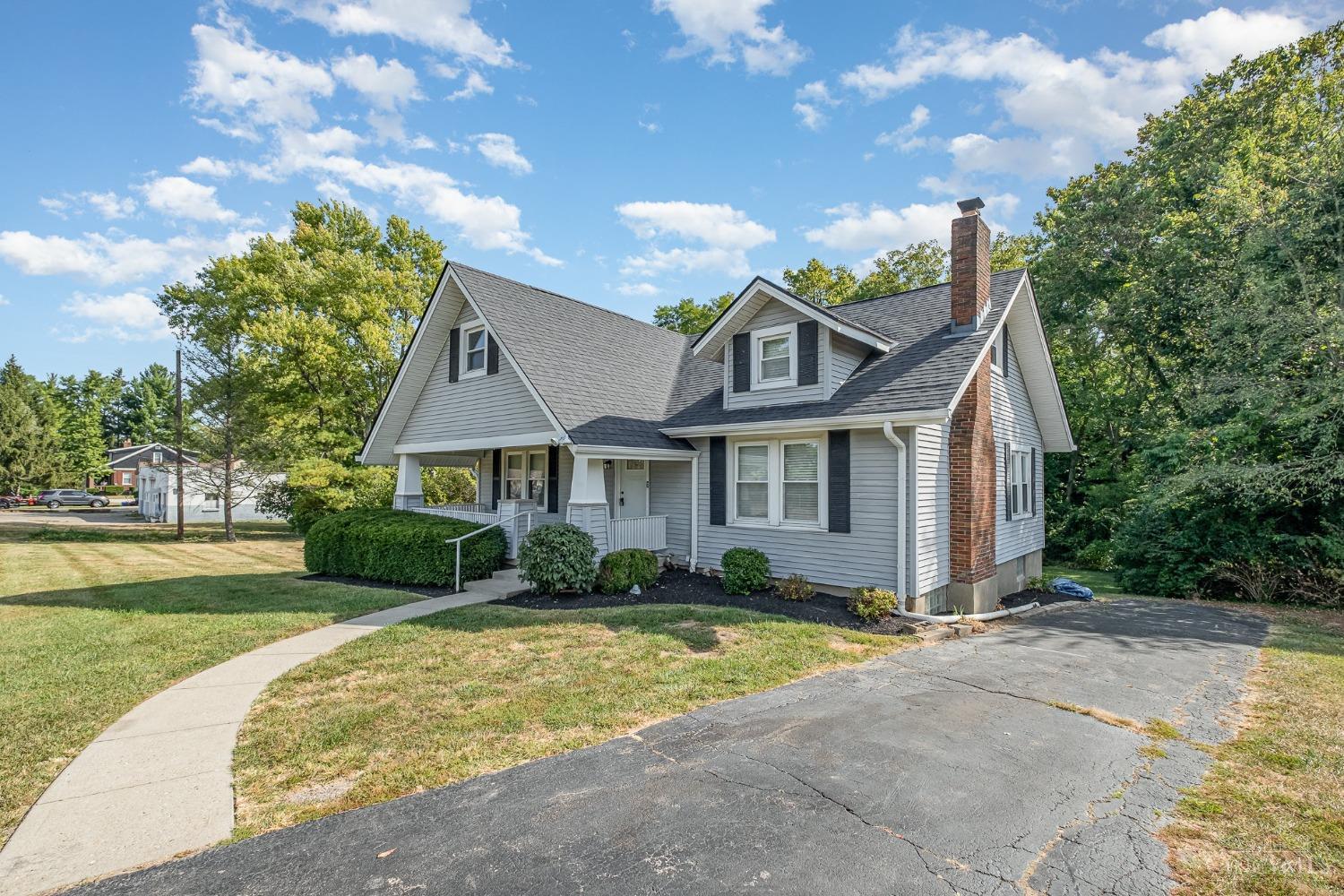 10426 West Mill Road Cincinnati, OH 45231 - Photo 3 of 28
