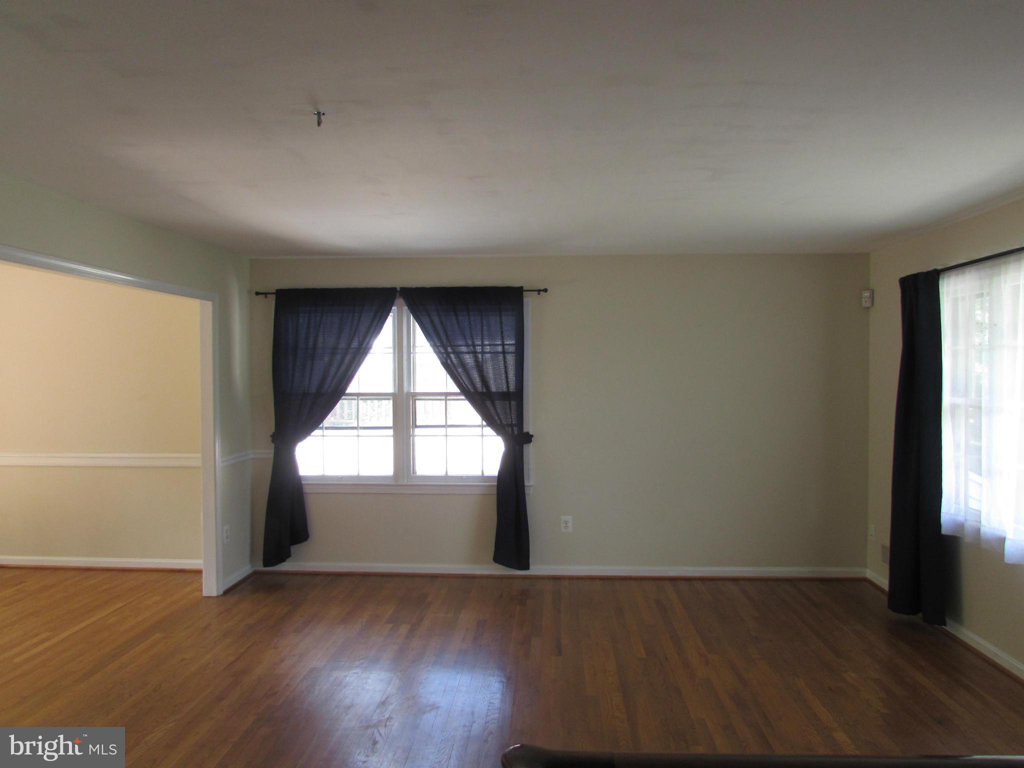 7508 Castle Road Manassas, VA 20109 - Photo 2 of 25 Living Room