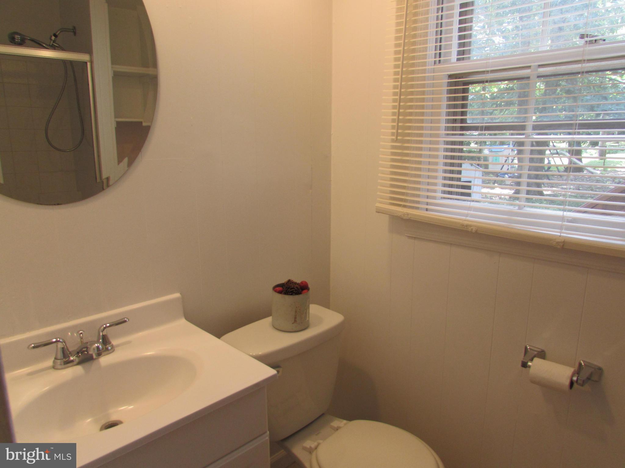 7508 Castle Road Manassas, VA 20109 - Photo 14 of 25 Bath