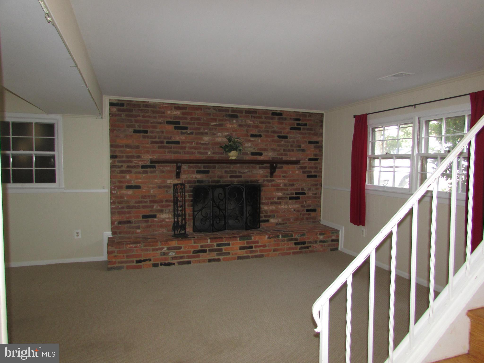 7508 Castle Road Manassas, VA 20109 - Photo 19 of 25 Family Room