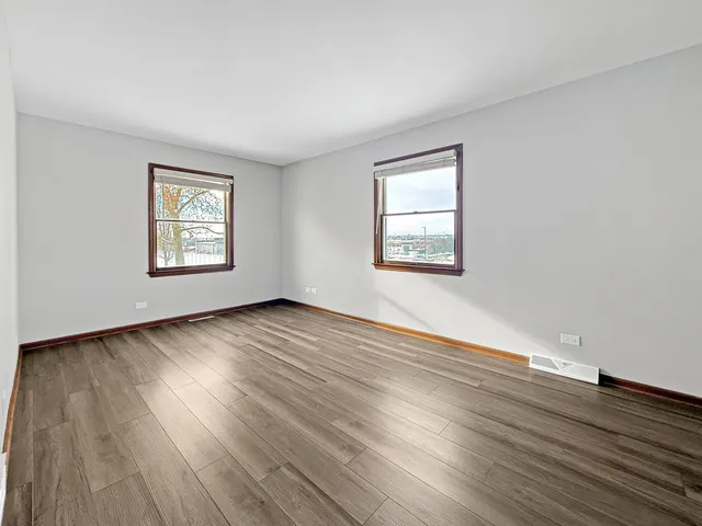 $2,000 | 53 Spuhler Drive, Batavia, IL 60510