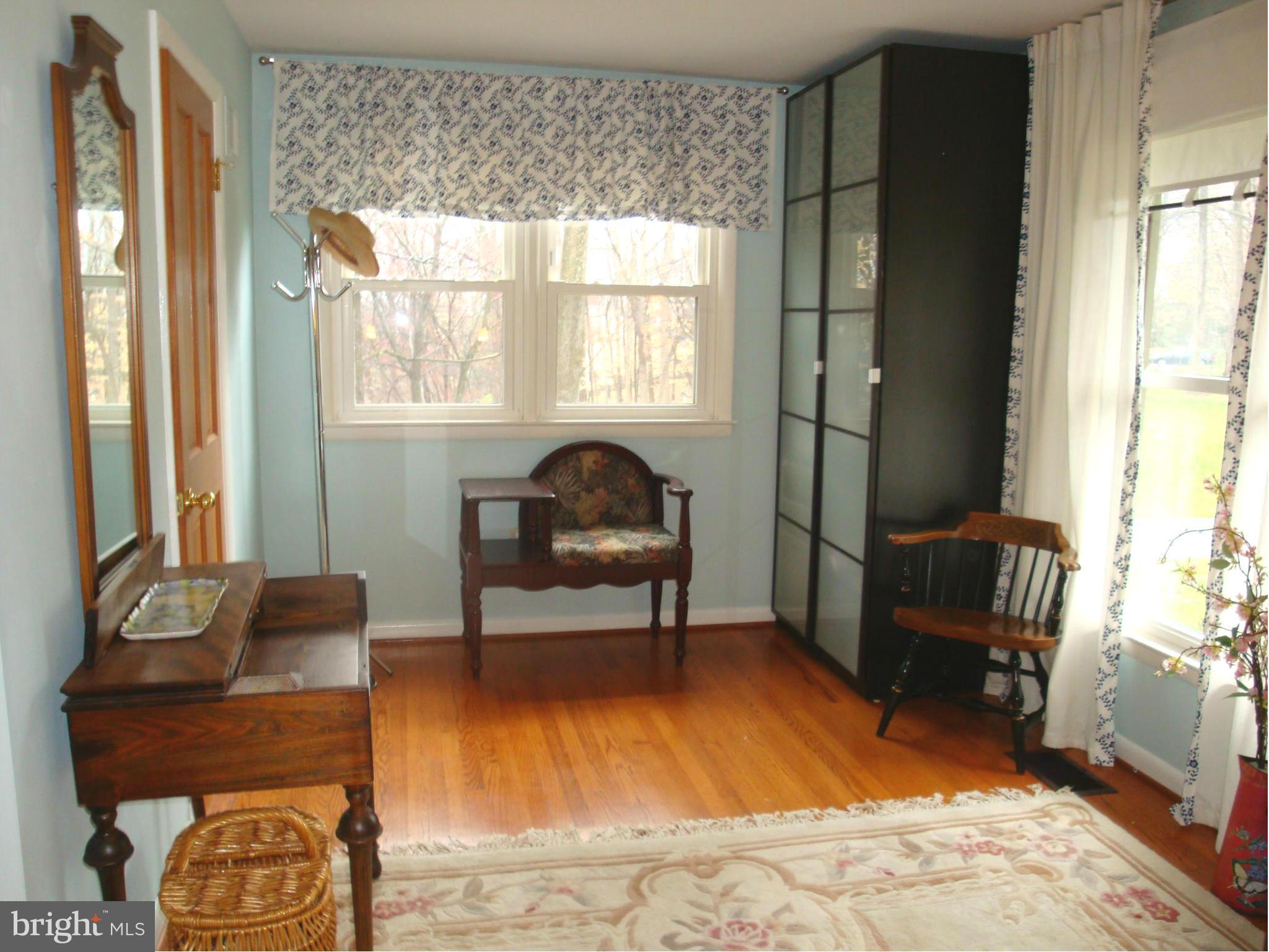 901 Huntsman Road Towson, MD 21286 - Photo 13 of 30 a living room with furniture and a window