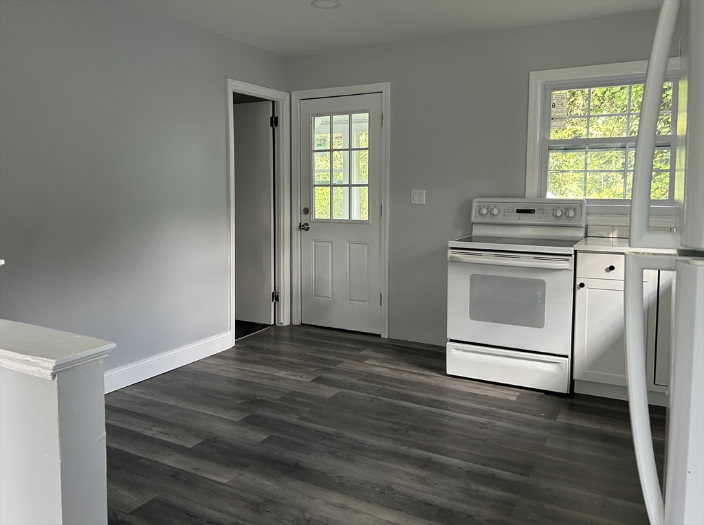 152 Cottage Road Enfield, CT 06082 - Photo 7 of 23