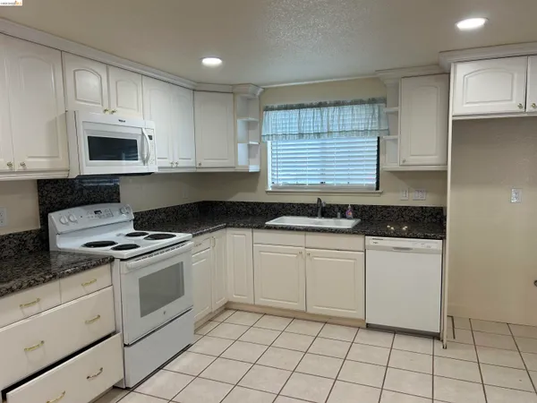 $3,300 | 2632 Point Lobos Court, Antioch, CA 94531