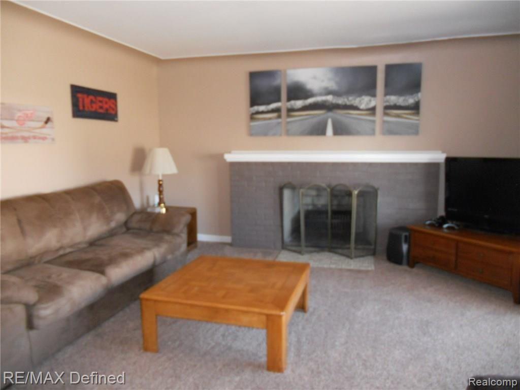 1220 East Long Lake Road Troy, MI 48085 - Photo 2 of 17 DSCN2511 (1).JPG