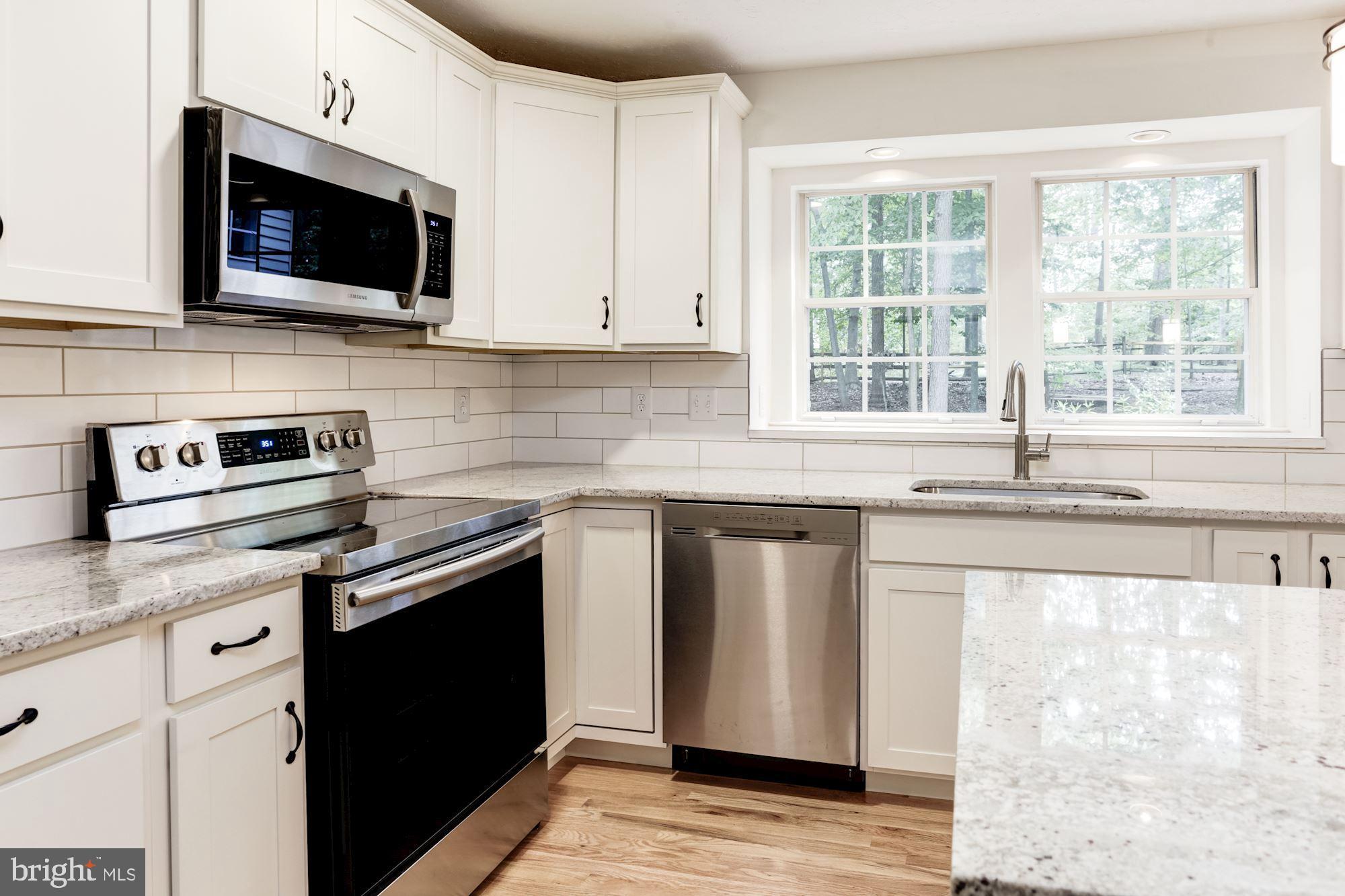 6253 Martin Road Columbia, MD 21044 - Photo 13 of 56 Stunning Renovated Kitchen