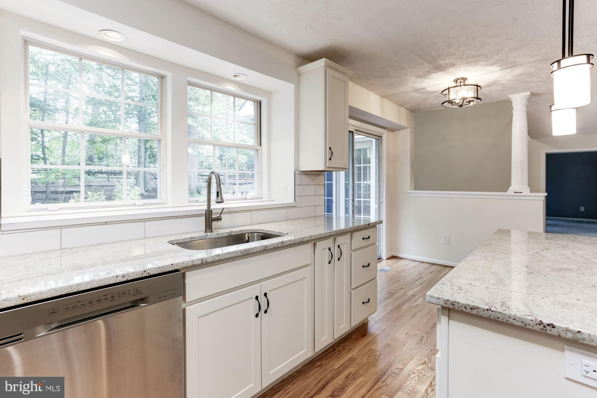 6253 Martin Road Columbia, MD 21044 - Photo 15 of 56 Stunning Renovated Kitchen