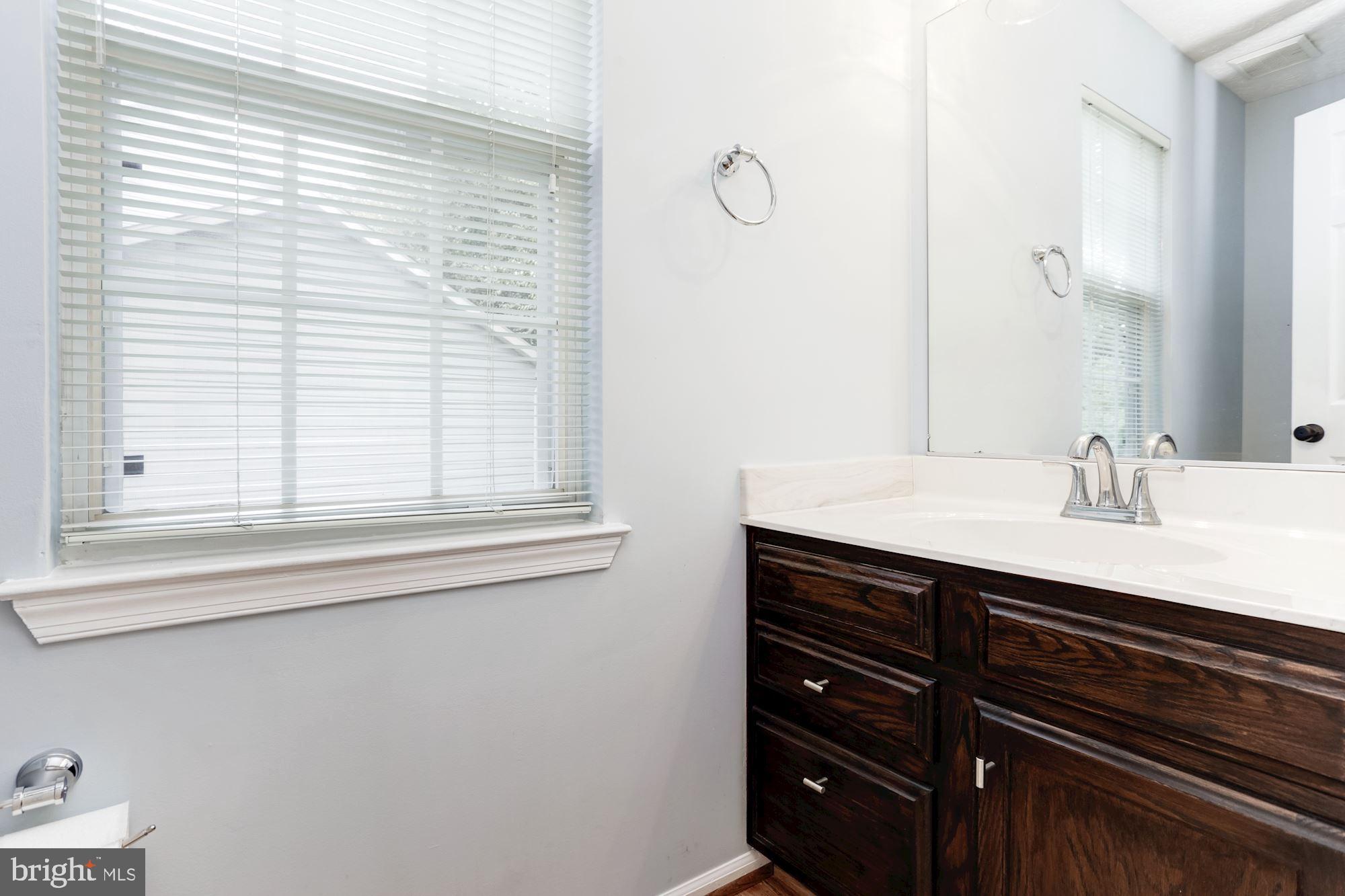 6253 Martin Road Columbia, MD 21044 - Photo 29 of 56 Powder Room