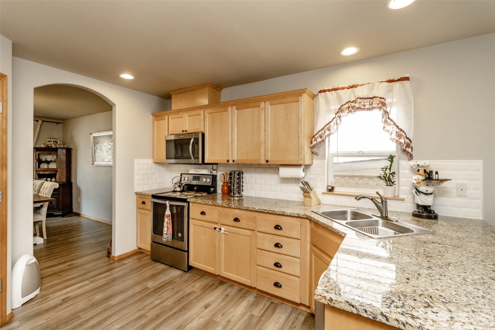 6928 Radius Loop Southeast Lacey, WA 98513 - Photo 8 of 40 Gallery Image 8