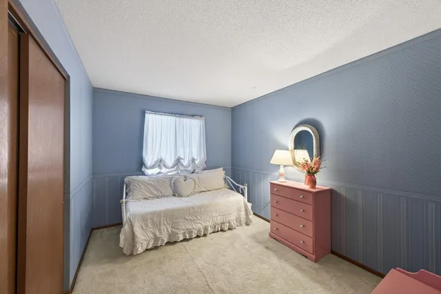 $430,000 | 12825 Woodview Lane, Burnsville, MN 55337