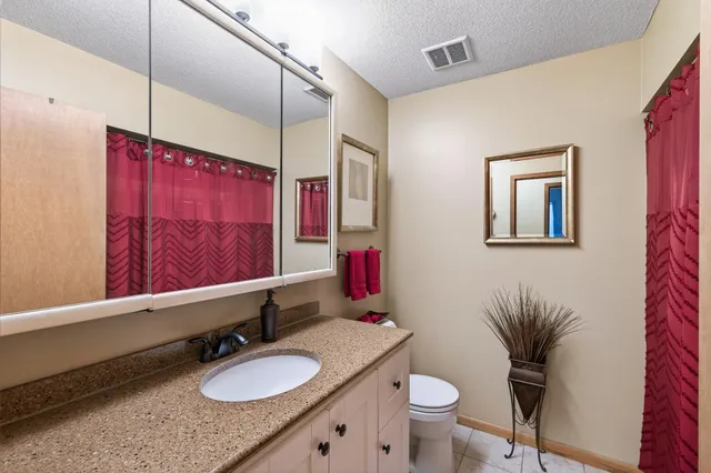 $430,000 | 12825 Woodview Lane, Burnsville, MN 55337