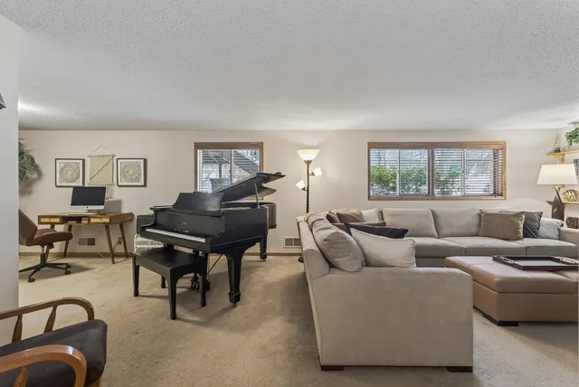 $430,000 | 12825 Woodview Lane, Burnsville, MN 55337