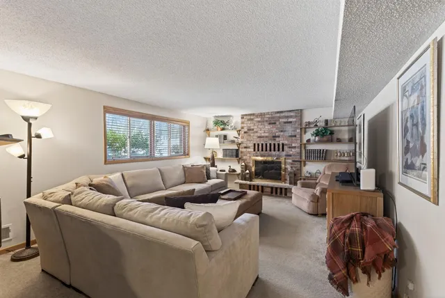 $430,000 | 12825 Woodview Lane, Burnsville, MN 55337